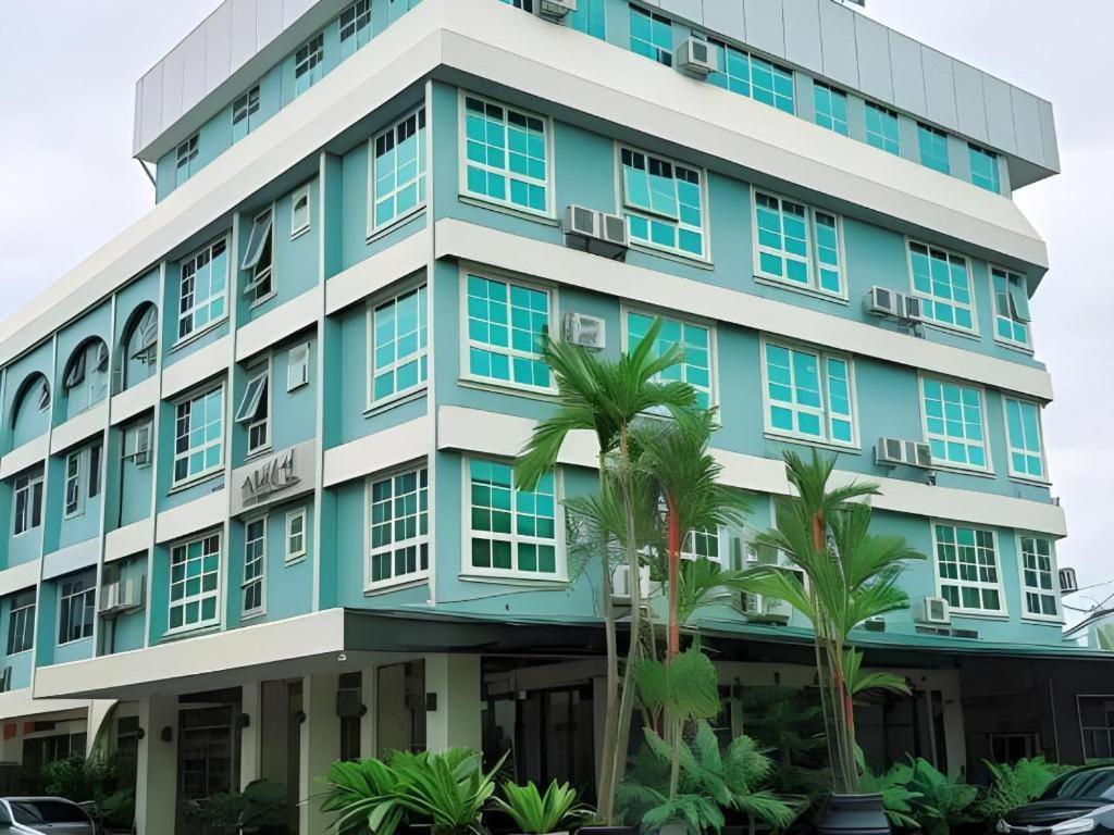 900 Inn Bintulu Buitenkant foto