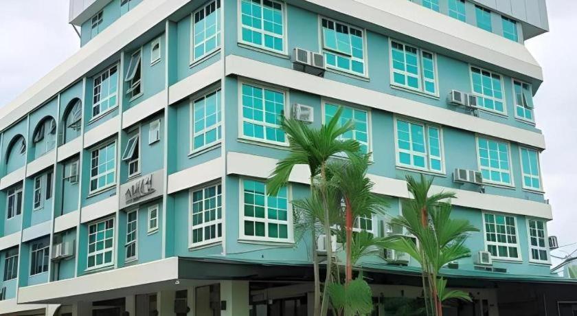 900 Inn Bintulu Buitenkant foto